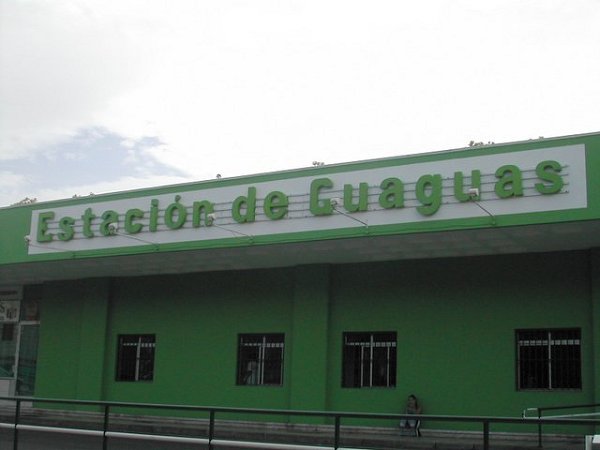 
La estacin de autobs (gare routire) en langue insulaire.
NB guagua est galement utlis  Cuba. 
Pour plus d'info http://www.iac.es/galeria/westend/guanye.html